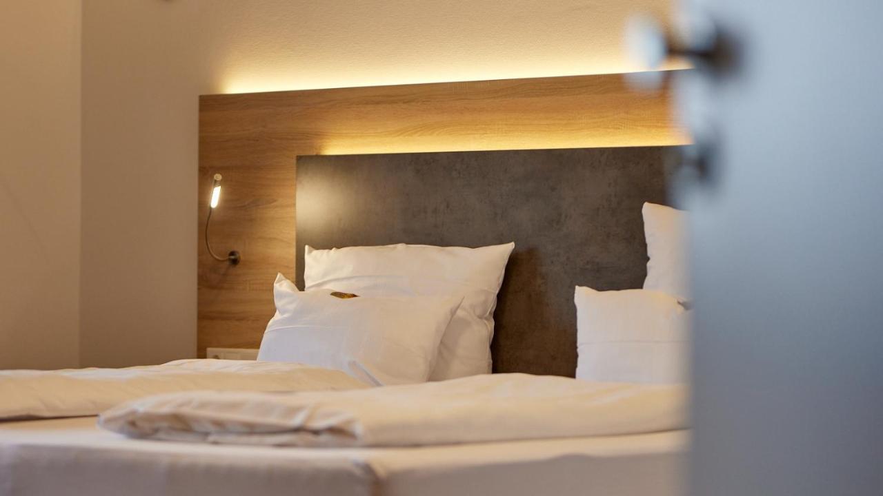 Moselhotel Weinhaus Simon 'Sauna'Restaurant'Eladesaeule Wintrich Ngoại thất bức ảnh