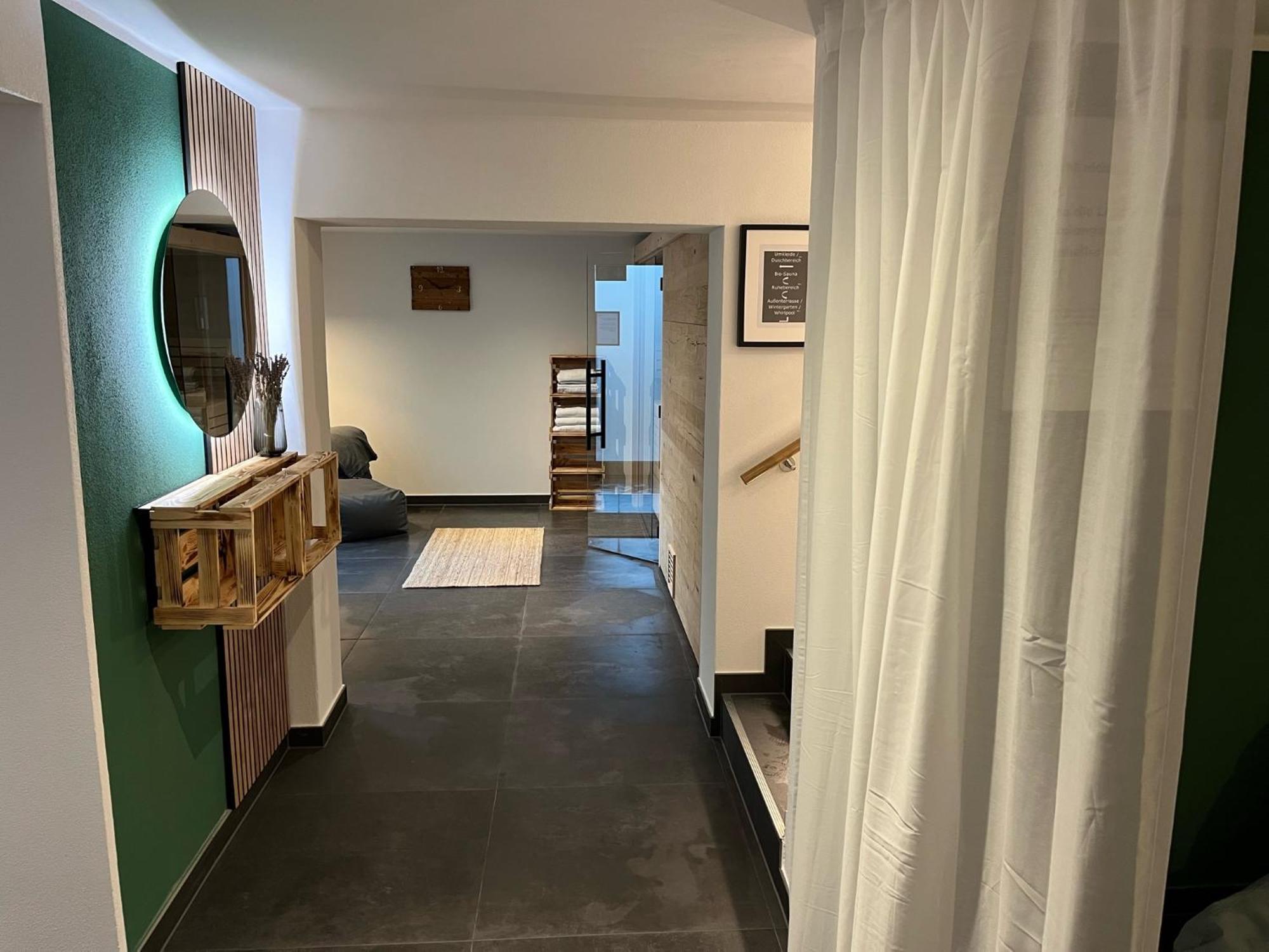 Moselhotel Weinhaus Simon 'Sauna'Restaurant'Eladesaeule Wintrich Ngoại thất bức ảnh