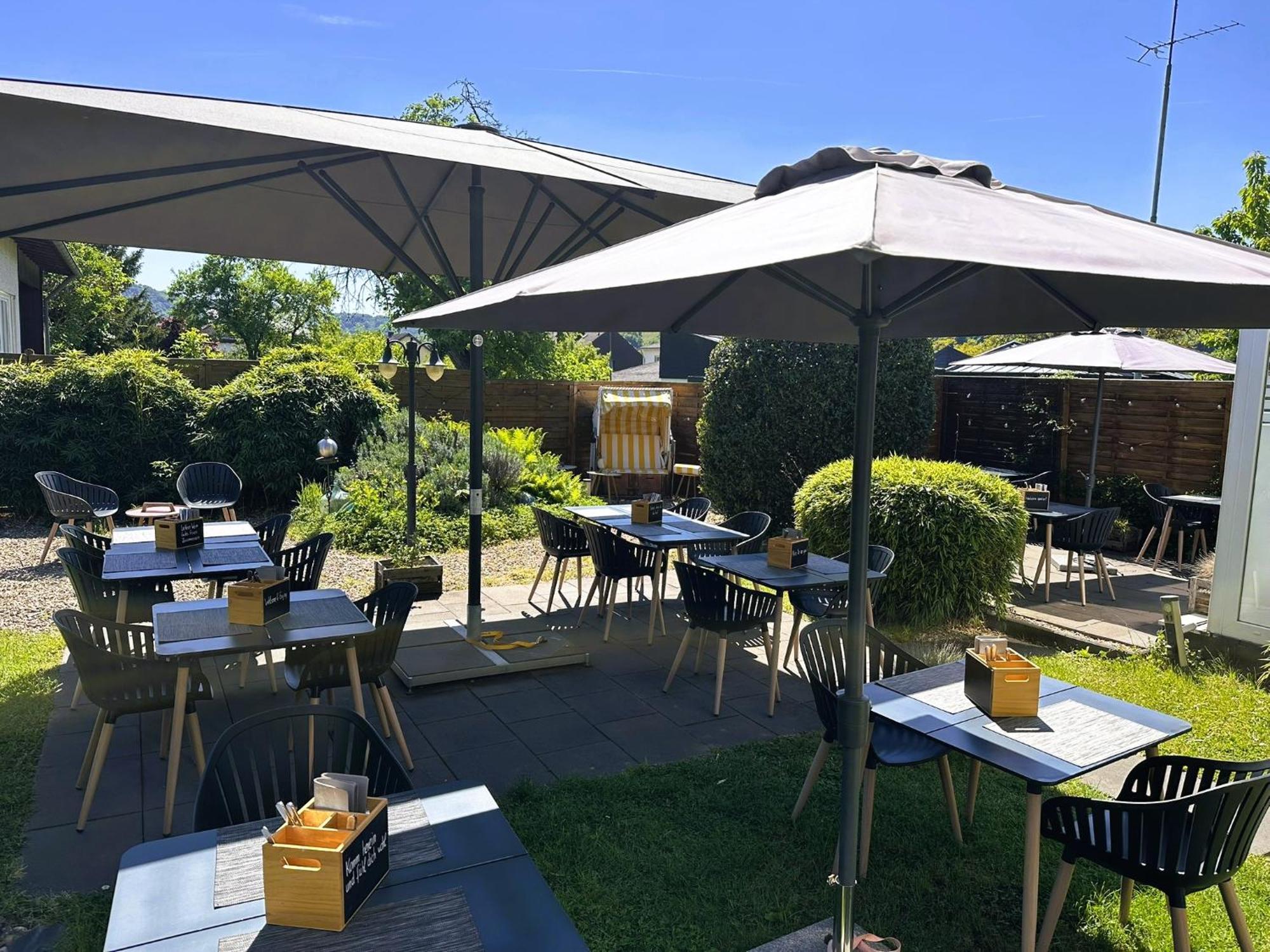 Moselhotel Weinhaus Simon 'Sauna'Restaurant'Eladesaeule Wintrich Ngoại thất bức ảnh